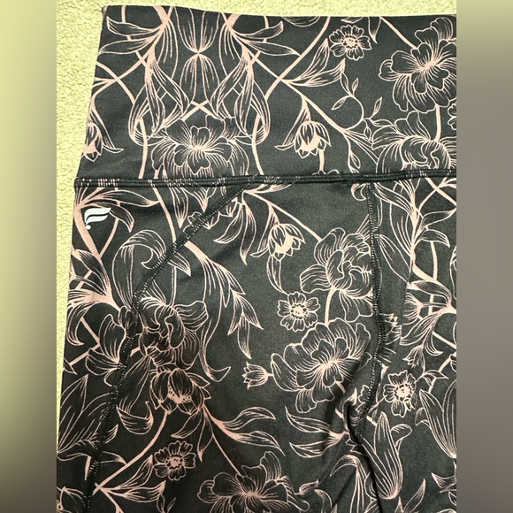 Fabletics leggings - size M - Picture 3 of 6
